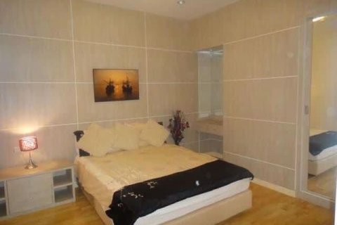Condo in Khlong San, Bangkok, Thailand, 2 bedrooms  № 47815 - photo 8