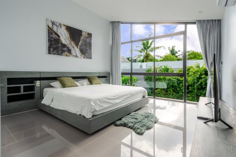 Chalet de 3 dormitorios en Phuket, Tailandia № 170450 - foto 9