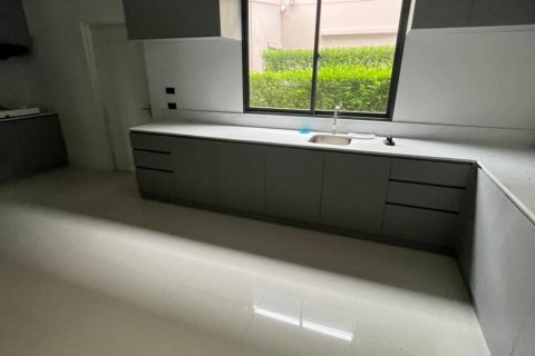 Casa de 4 dormitorios en Bangkok, Tailandia № 134668 - foto 7