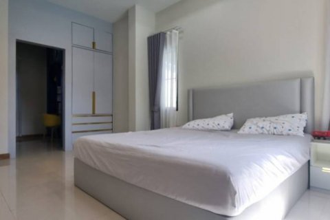 Casa de 3 dormitorios en Pattaya, Tailandia № 134664 - foto 10