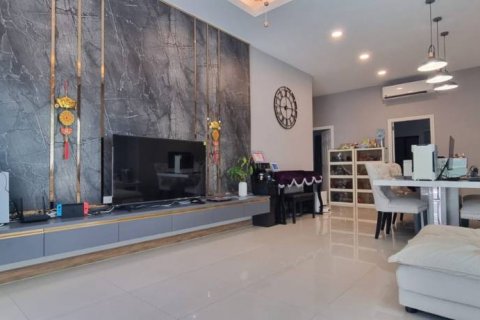 Casa de 3 dormitorios en Pattaya, Tailandia № 134664 - foto 4