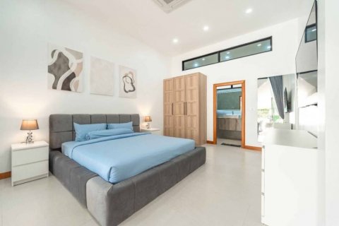 Chalet de 4 dormitorios en Phuket, Tailandia № 134665 - foto 10
