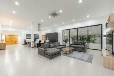 Chalet de 4 dormitorios en Phuket, Tailandia № 134665 - foto 2