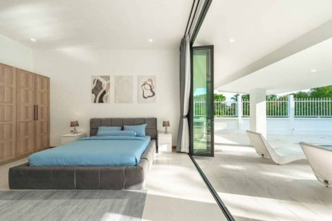 Chalet de 4 dormitorios en Phuket, Tailandia № 134665 - foto 8