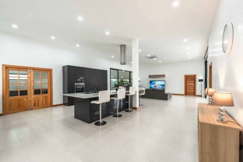 Chalet de 4 dormitorios en Phuket, Tailandia № 134665 - foto 5