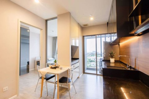 Condo à Sathon, Bangkok, Thaïlande, 1 chambre  № 47724 - photo 2