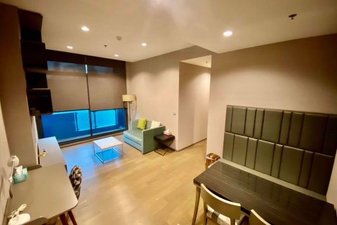 Condominio de 2 dormitorios en Bang Rak, Bangkok, Tailandia № 47725 - foto 2