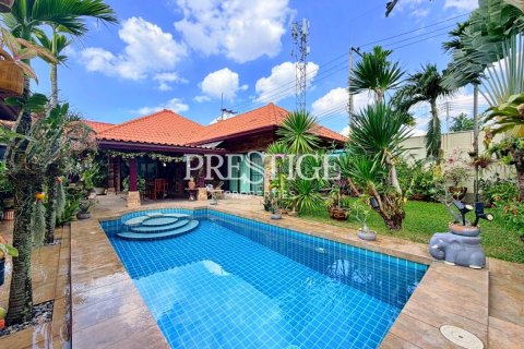 Casa de 3 dormitorios en Pattaya, Tailandia № 197790