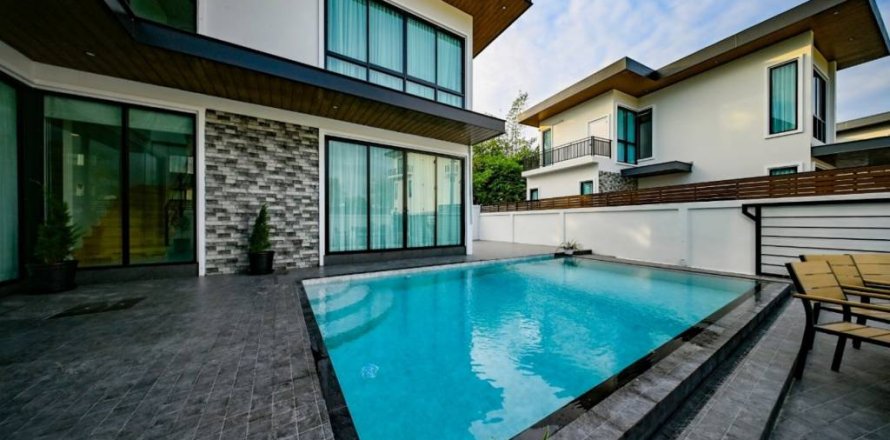 Chalet de 6 dormitorios en Pattaya, Tailandia № 119446
