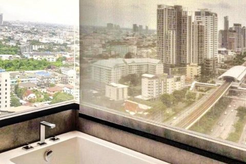Condominio de 2 dormitorios en Khlong San, Bangkok, Tailandia № 119448 - foto 9