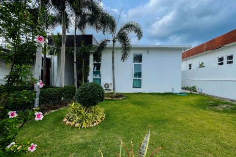 Chalet de 3 dormitorios en Hua Hin, Tailandia № 145890 - foto 30
