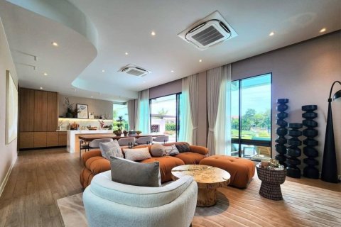 Casa de 4 dormitorios en Bangkok, Tailandia № 180642 - foto 9