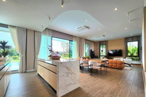 Casa de 4 dormitorios en Bangkok, Tailandia № 180642 - foto 13