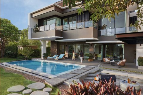 House in Bangkok, Thailand 4 bedrooms № 180642