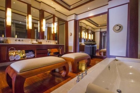 Chalet de 4 dormitorios en Kathu, Tailandia № 139902 - foto 4