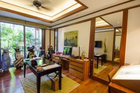 Chalet de 4 dormitorios en Kathu, Tailandia № 139902 - foto 7