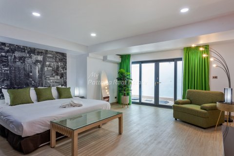Casa de 5 dormitorios en Pattaya, Tailandia № 205021 - foto 22
