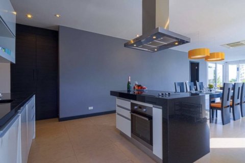 Chalet de 5 dormitorios en Hua Hin, Tailandia № 118443 - foto 8