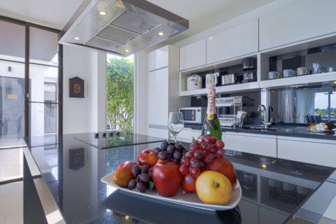 Chalet de 5 dormitorios en Hua Hin, Tailandia № 118443 - foto 9
