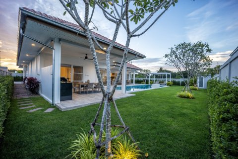 Chalet de 3 dormitorios en Hua Hin, Tailandia № 169934 - foto 28