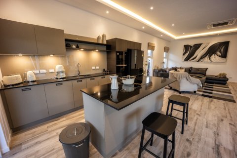 Chalet de 3 dormitorios en Hua Hin, Tailandia № 169934 - foto 3