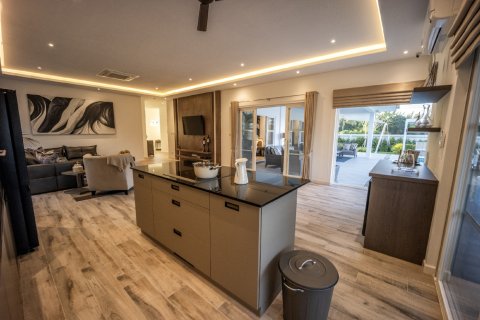 Chalet de 3 dormitorios en Hua Hin, Tailandia № 169934 - foto 5