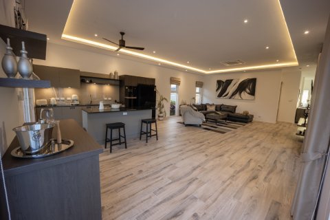 Chalet de 3 dormitorios en Hua Hin, Tailandia № 169934 - foto 2
