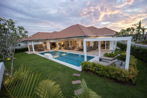 Chalet de 3 dormitorios en Hua Hin, Tailandia № 169935 - foto 23