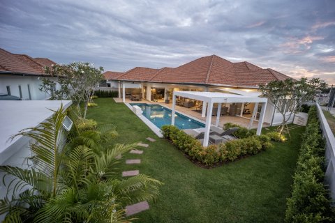 Chalet de 3 dormitorios en Hua Hin, Tailandia № 169935 - foto 21