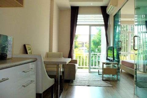 Condominio de 1 dormitorio en Chiang Mai, Tailandia № 205642 - foto 2