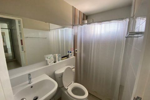 Adosado de 2 dormitorios en San Sai, Tailandia № 205640 - foto 8