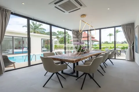 Chalet de 6 dormitorios en Bang Tao, Tailandia № 190643 - foto 6
