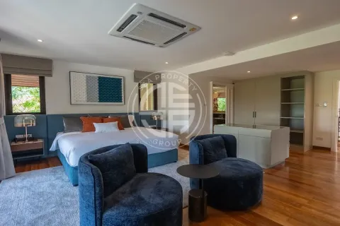 Chalet de 6 dormitorios en Bang Tao, Tailandia № 190643 - foto 9