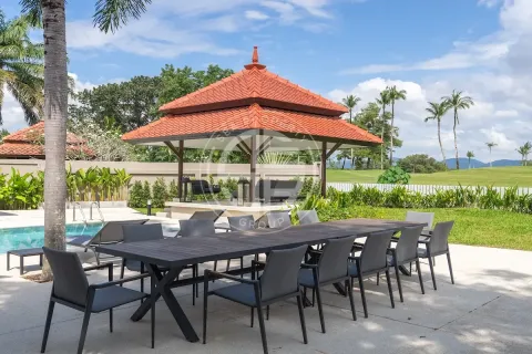 Chalet de 6 dormitorios en Bang Tao, Tailandia № 190643 - foto 17