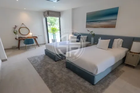 Chalet de 6 dormitorios en Bang Tao, Tailandia № 190643 - foto 12