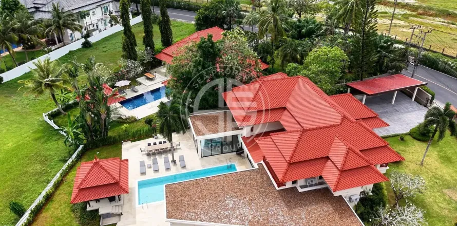 Chalet de 6 dormitorios en Bang Tao, Tailandia № 190643