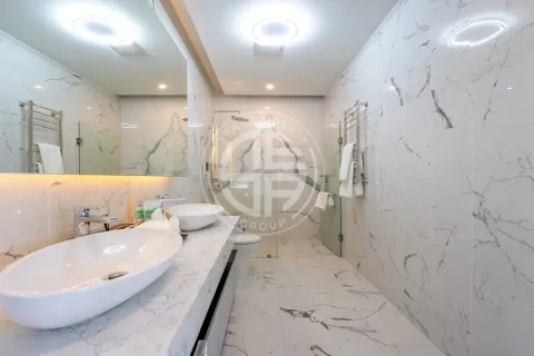 Chalet de 4 dormitorios en Layan Beach, Tailandia № 190644 - foto 13