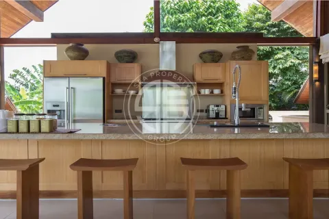 Chalet de 4 dormitorios en Ko Samui, Tailandia № 190647 - foto 2
