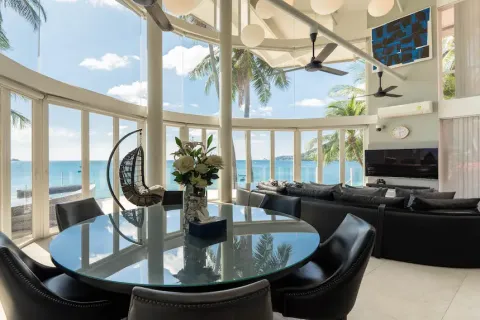 Chalet de 3 dormitorios en Patong, Tailandia № 190642 - foto 3
