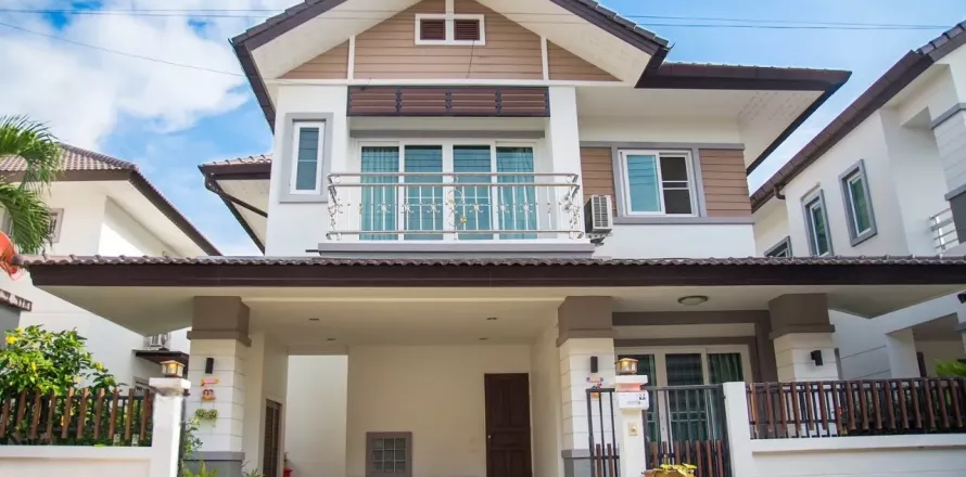 House in Chiang Mai, Thailand 4 bedrooms № 139100