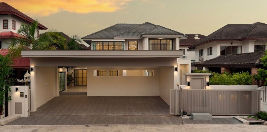 Chalet de 5 dormitorios en Chiang Mai, Tailandia № 155331