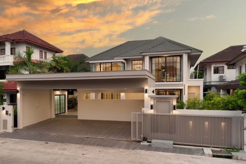 Chalet de 5 dormitorios en Chiang Mai, Tailandia № 155331 - foto 2