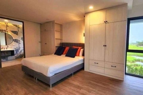 Chalet de 5 dormitorios en Chiang Mai, Tailandia № 155333 - foto 9
