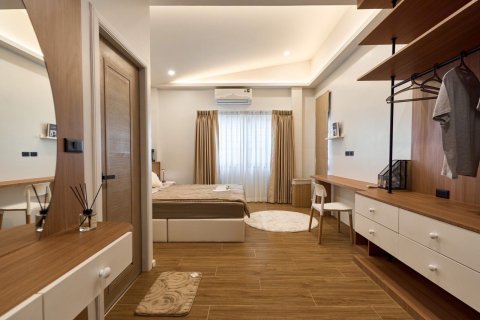 Casa de 3 dormitorios en Chiang Mai, Tailandia № 155335 - foto 14