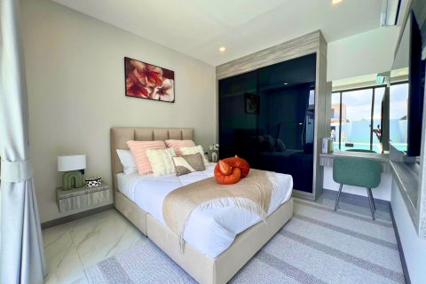 Chalet de 3 dormitorios en Pattaya, Tailandia № 203519 - foto 14