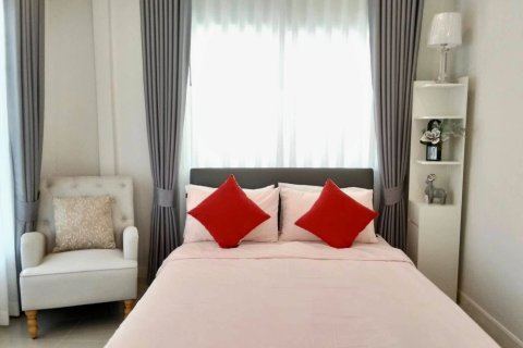 Casa de 3 dormitorios en Pattaya, Tailandia № 203521 - foto 8