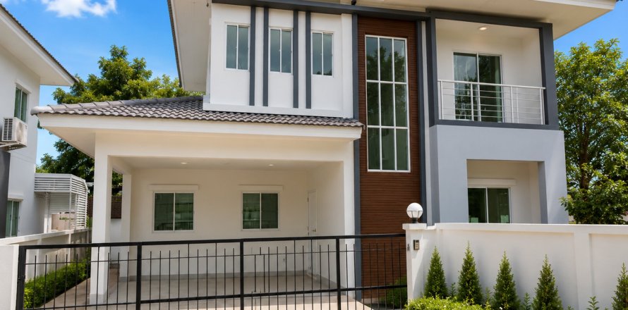 Casa de 4 dormitorios en Pattaya, Tailandia № 203523
