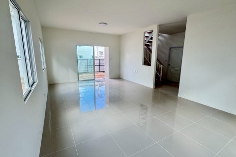Casa de 4 dormitorios en Pattaya, Tailandia № 203523 - foto 8