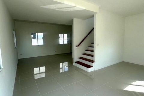 Casa de 3 dormitorios en Pattaya, Tailandia № 203522 - foto 4