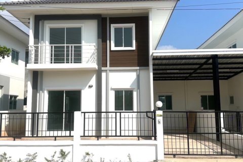 Casa de 3 dormitorios en Pattaya, Tailandia № 203522 - foto 2